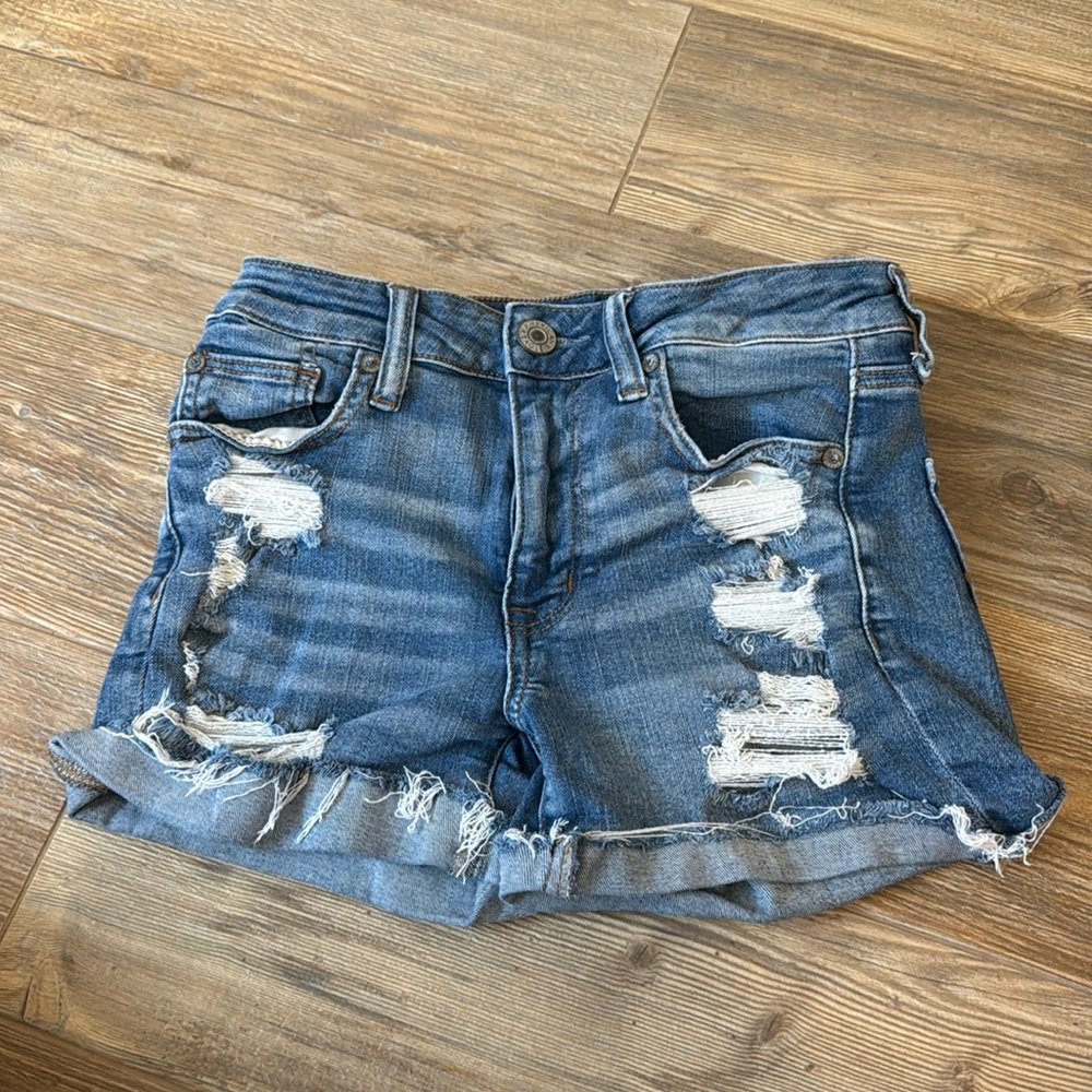 american eagle jean shorts size 2!!